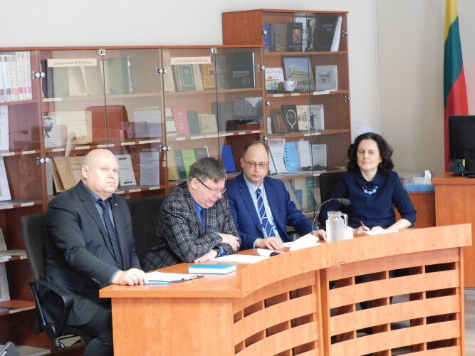 Kolektyvui pristatyta teismo 2022 metų darbo apžvalga 
