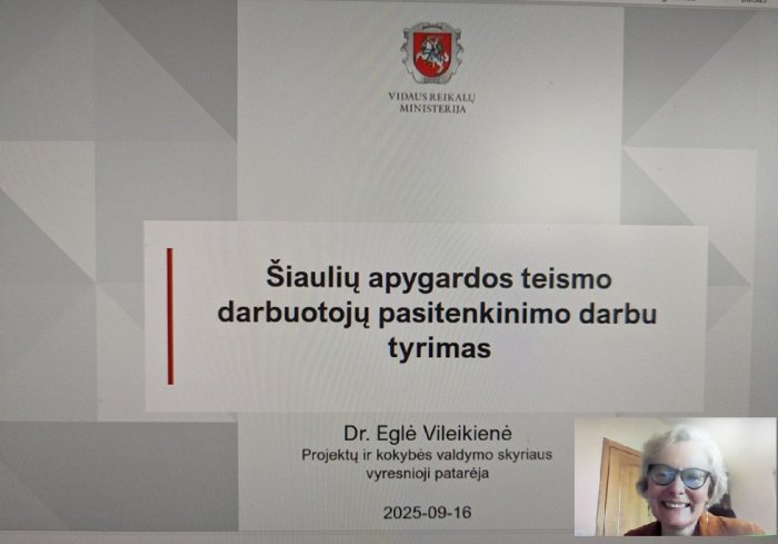 Šiaulių apygardos teismo kolektyvui pristatyti anoniminės apklausos rezultatai 