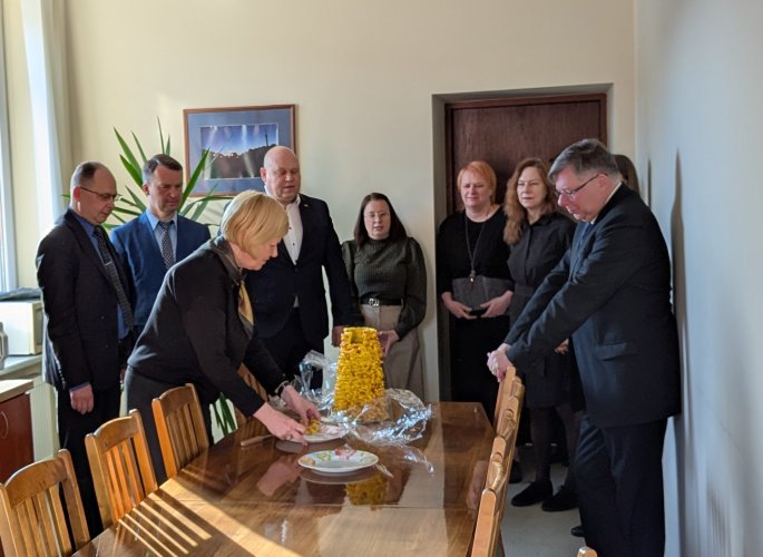 Saulėtas sekretorių dienos rytas 