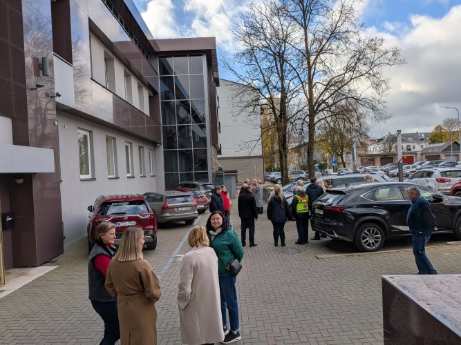 Šiaulių apygardos teisme surengtos ugniagesių ir civilinės saugos pratybos